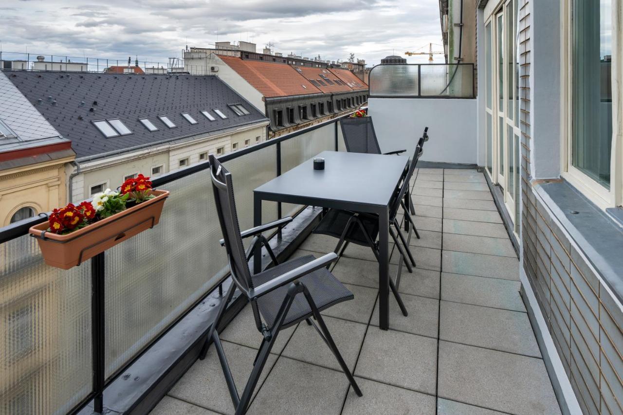 New Town - Apple Apartments Praga Esterno foto