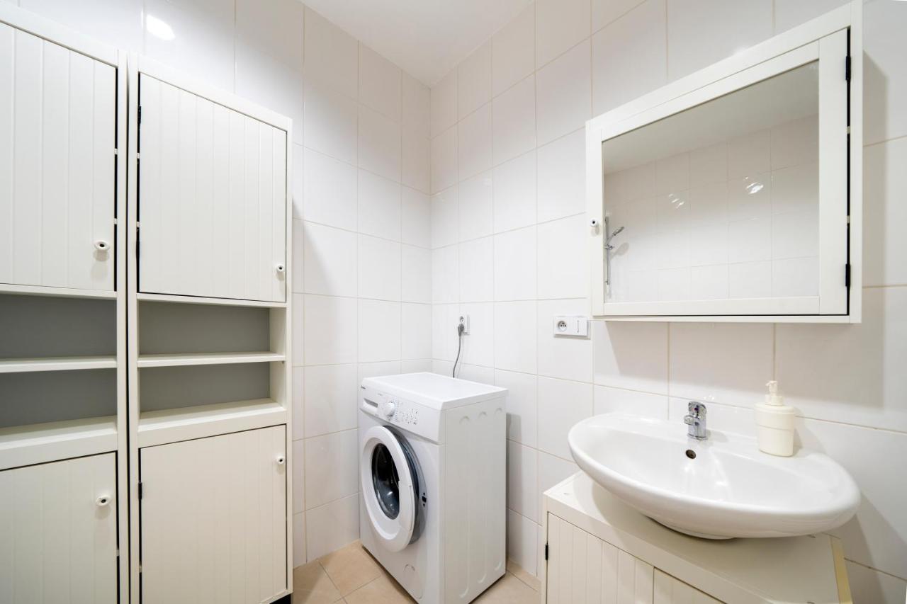 New Town - Apple Apartments Praga Esterno foto